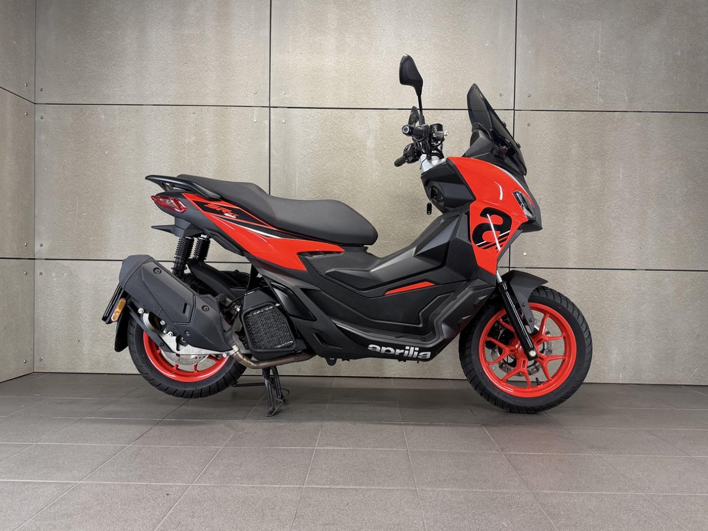 Aprilia SR GT 200 Red Raceway ABS