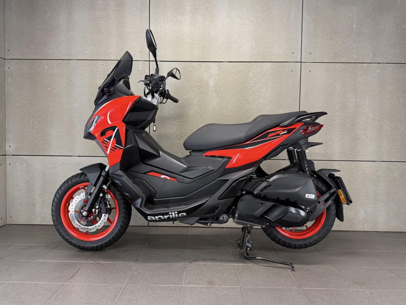 Aprilia SR GT 200 Red Raceway ABS — fotografie 4