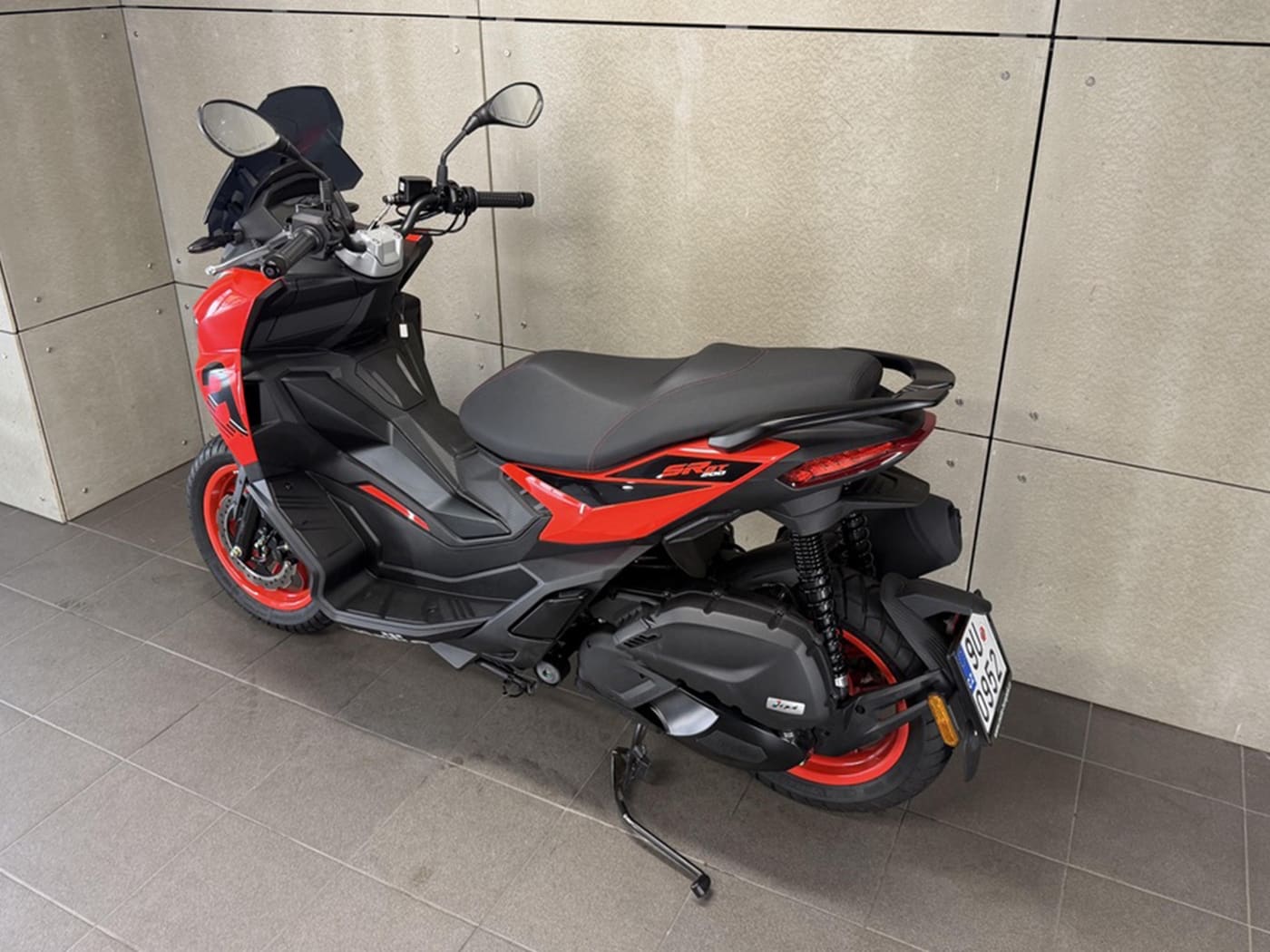 Aprilia SR GT 200 Red Raceway ABS — fotografie 6