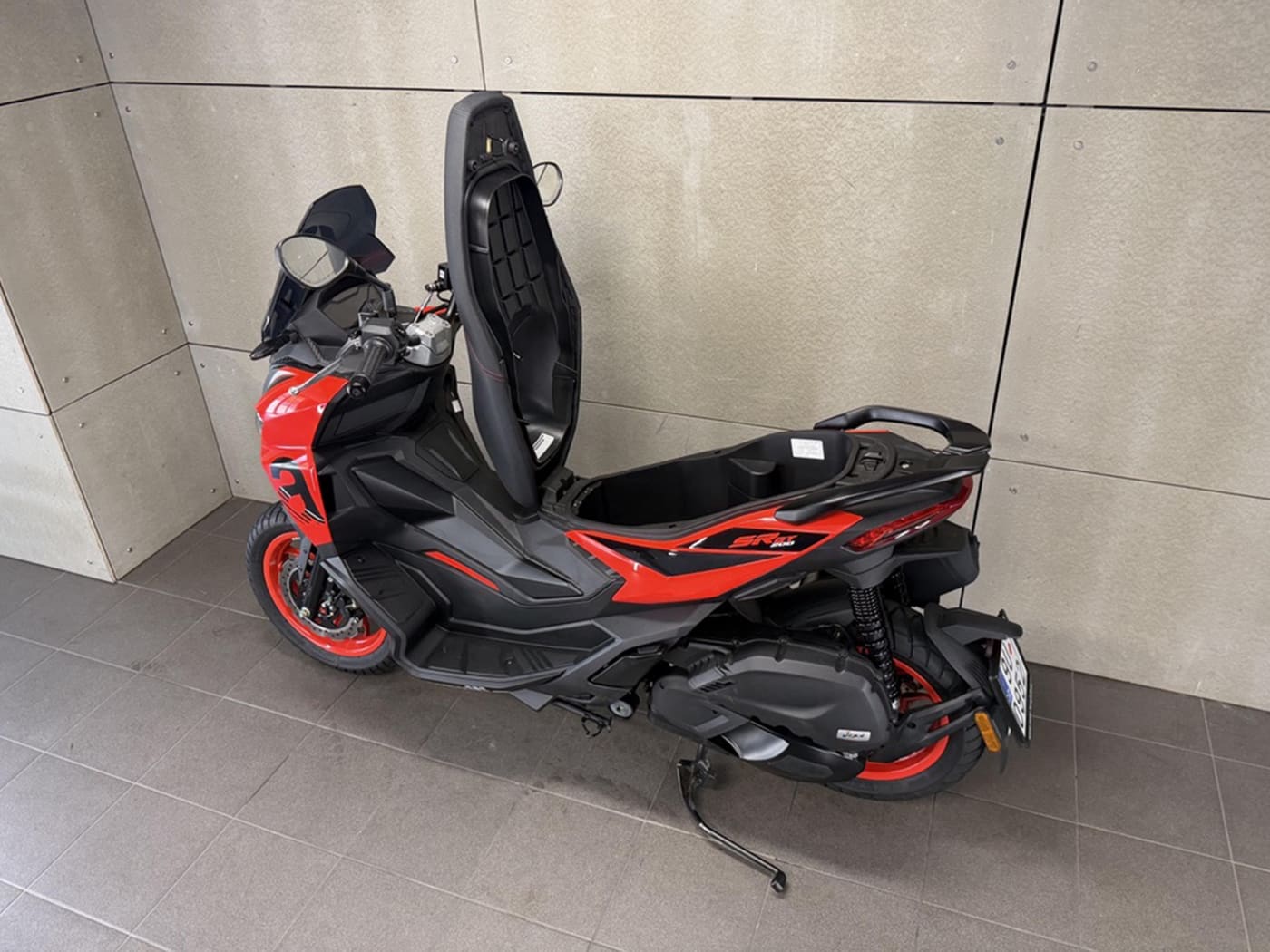 Aprilia SR GT 200 Red Raceway ABS — fotografie 7