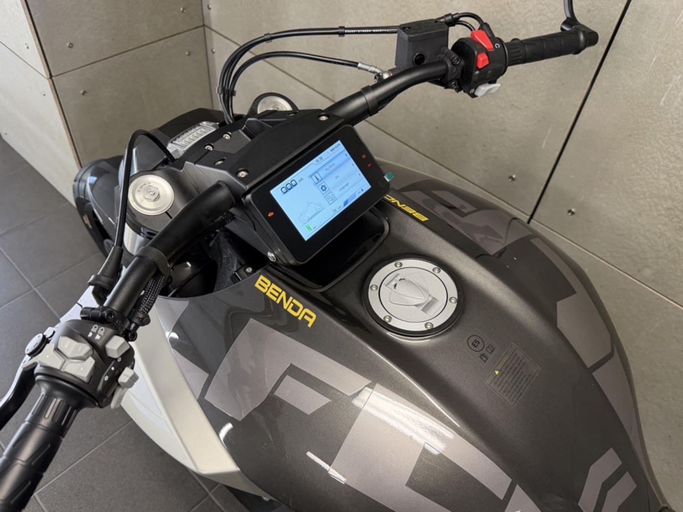 Benda LFC 700 ABS — fotografie 10