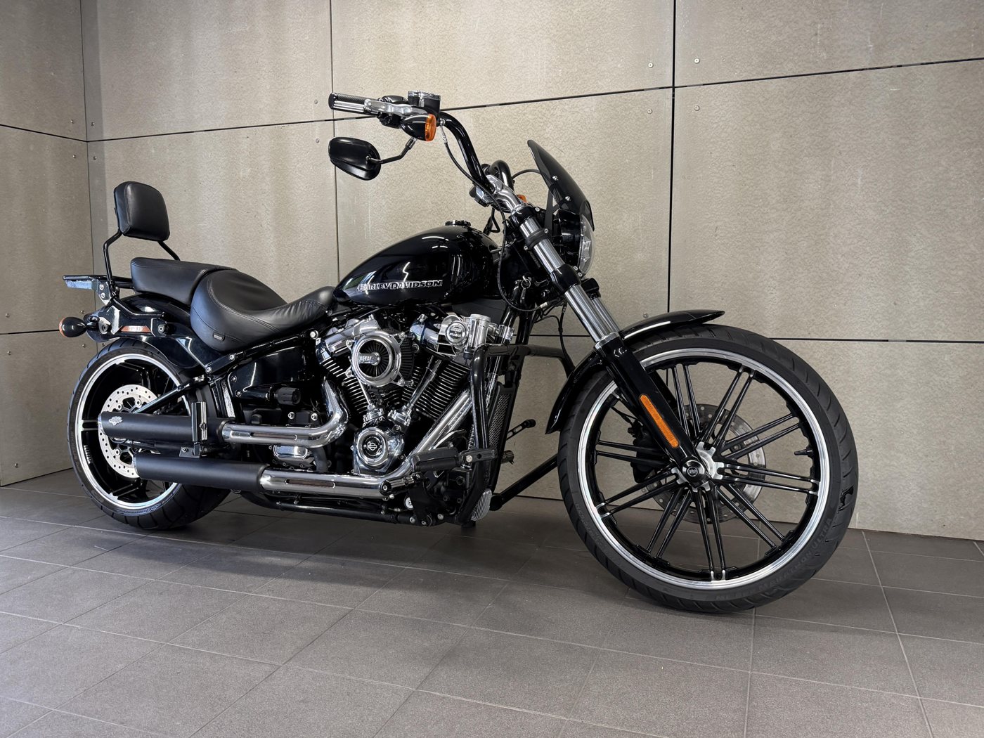 Harley-Davidson FXBR Softail Breakout — fotografie 2