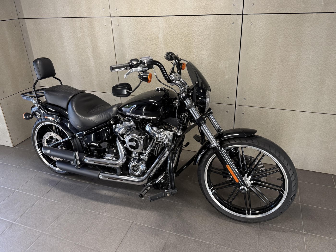 Harley-Davidson FXBR Softail Breakout — fotografie 3