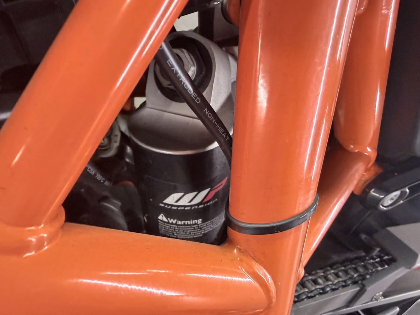 KTM 690 Duke R — fotografie 11