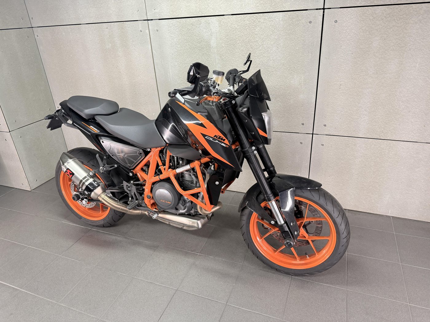 KTM 690 Duke R — fotografie 3
