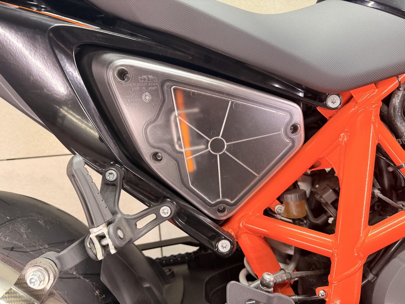 KTM 690 Duke R — fotografie 5