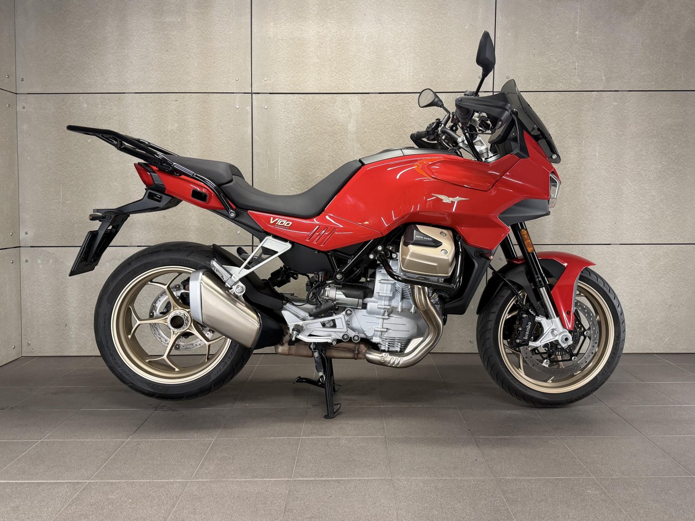 Moto Guzzi V 100 Mandello ABS