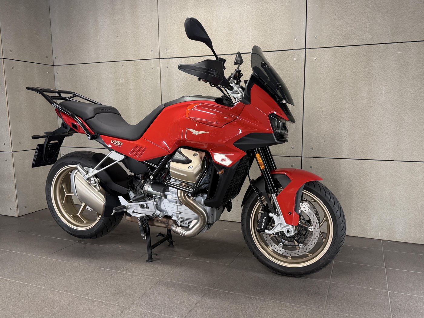 Moto Guzzi V 100 Mandello ABS — fotografie 2