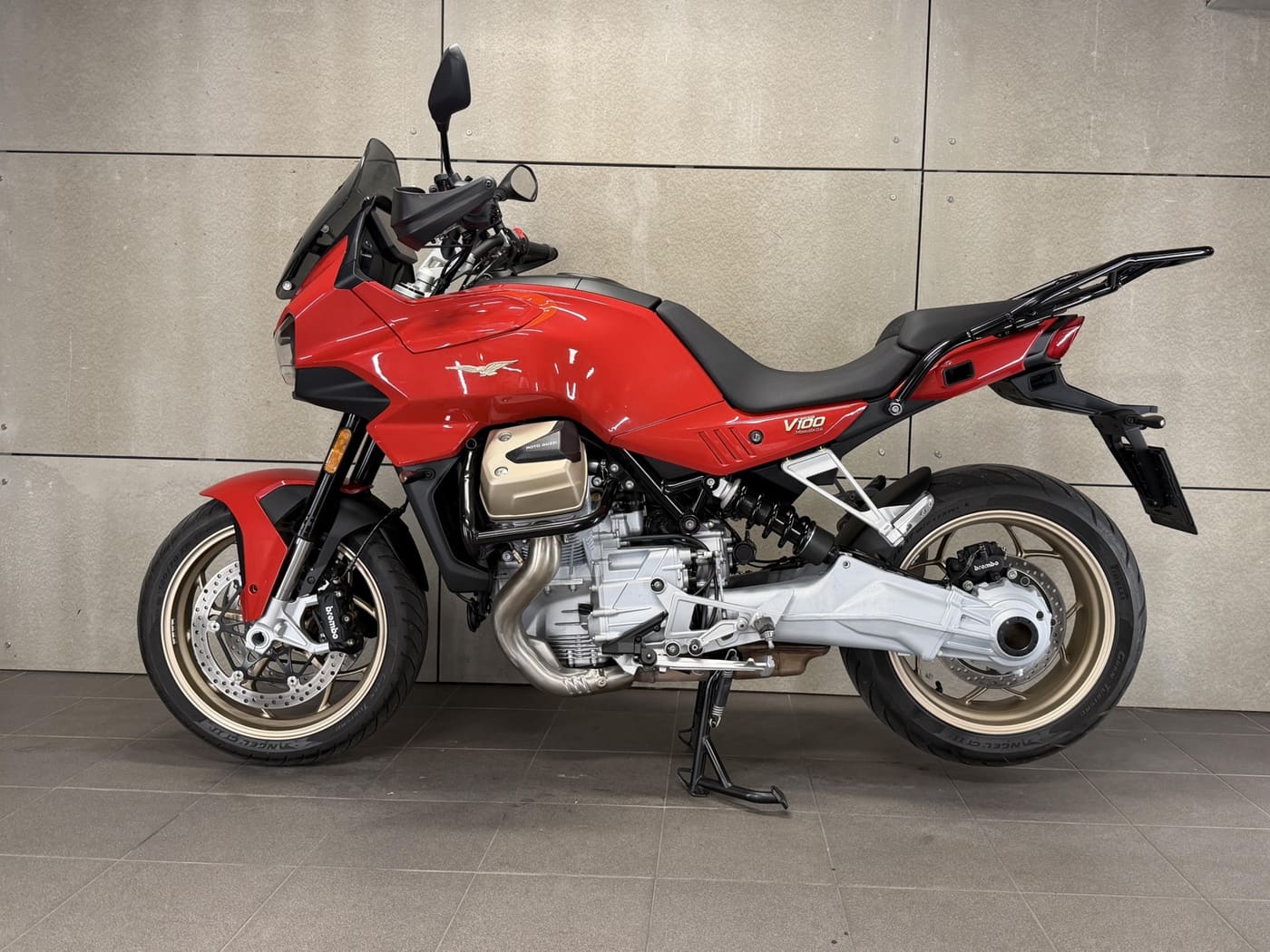 Moto Guzzi V 100 Mandello ABS — fotografie 11