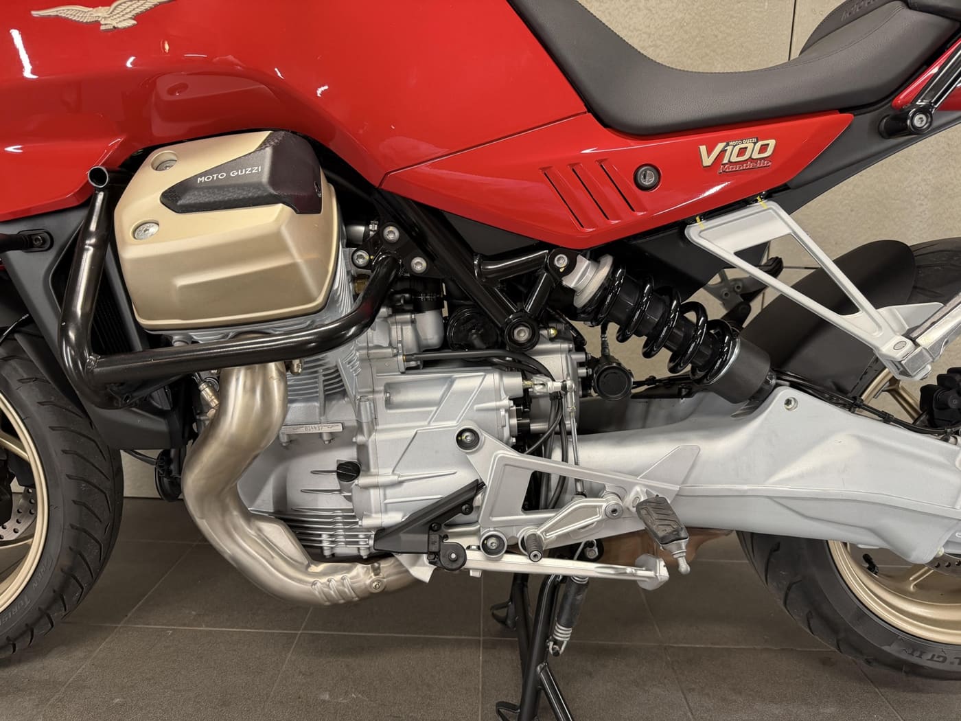 Moto Guzzi V 100 Mandello ABS — fotografie 14