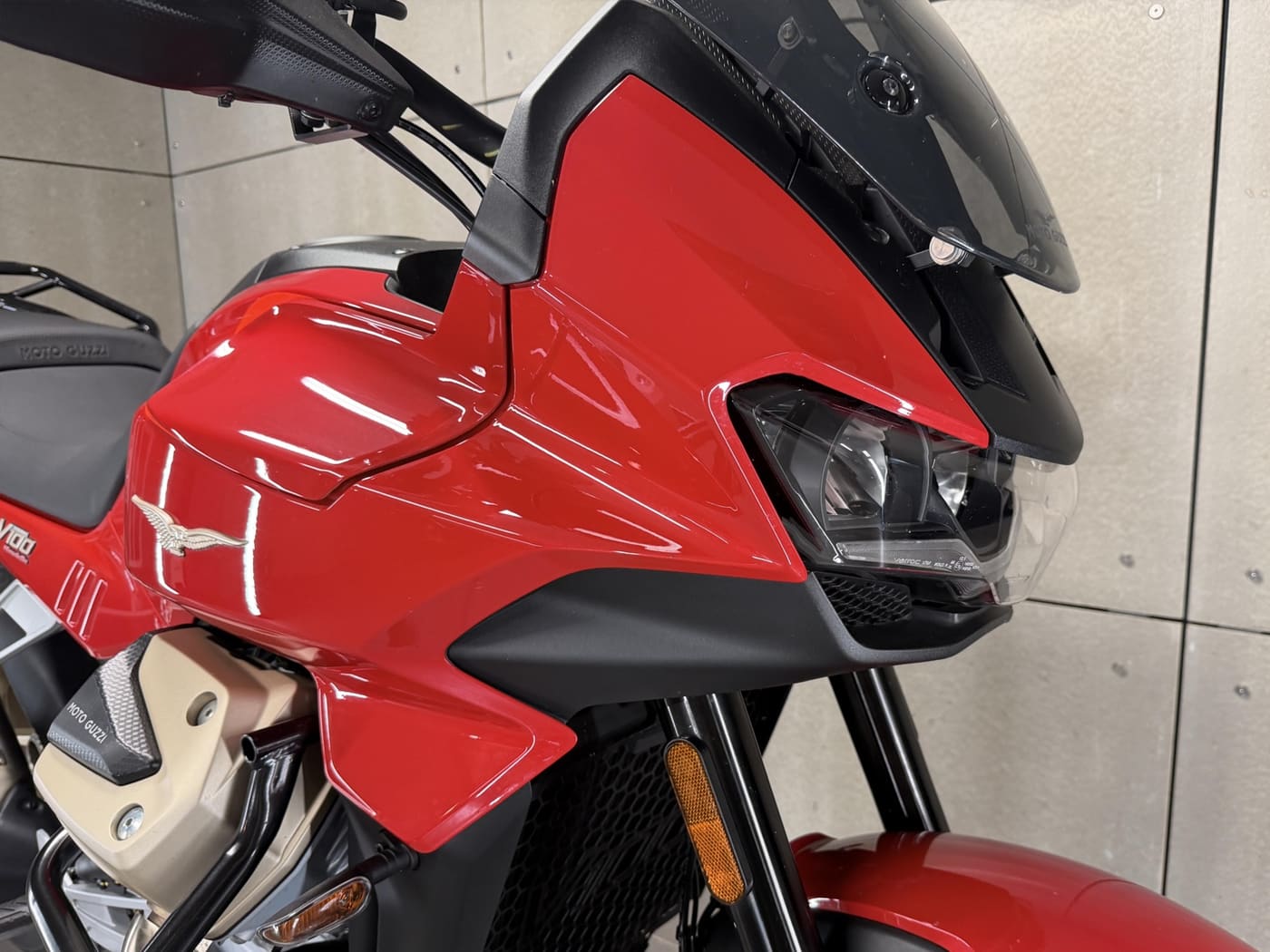 Moto Guzzi V 100 Mandello ABS — fotografie 6
