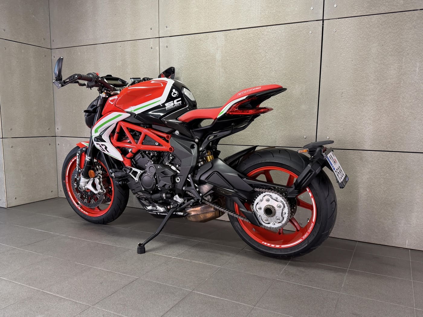 MV Agusta Dragster 800 RC Reparto Corse ÖHLINS — fotografie 19