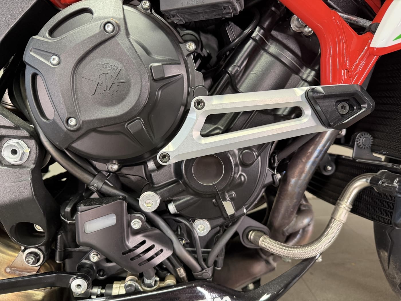 MV Agusta Dragster 800 RC Reparto Corse ÖHLINS — fotografie 8