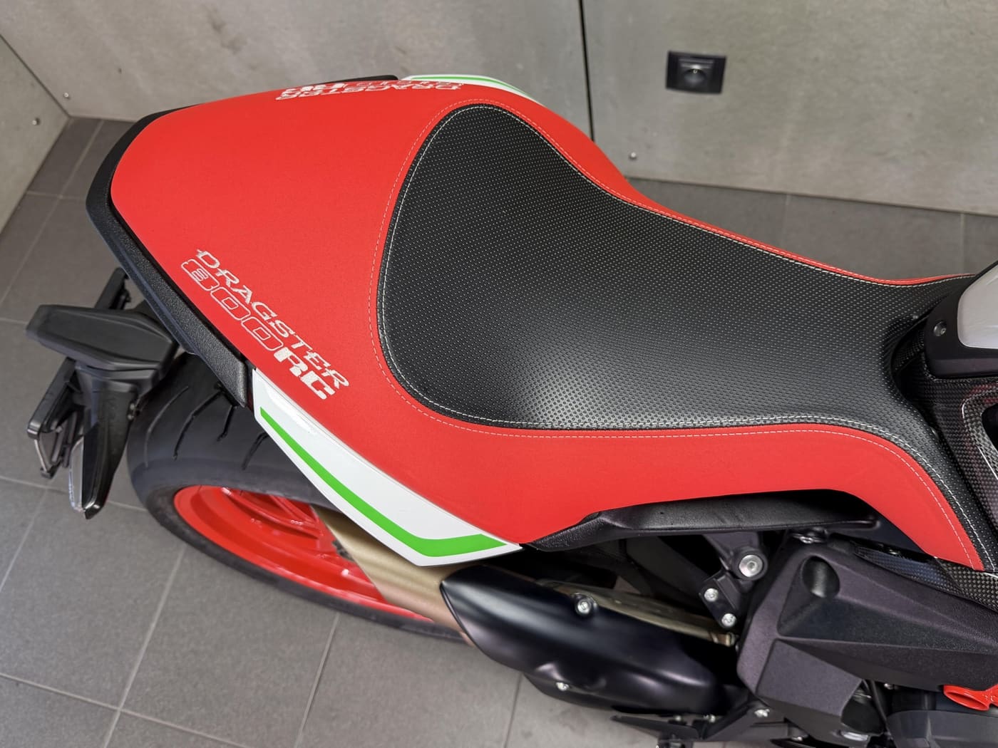 MV Agusta Dragster 800 RC Reparto Corse ÖHLINS — fotografie 10