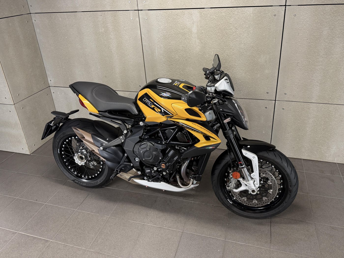 MV Agusta Dragster 800 RR SCS — fotografie 3