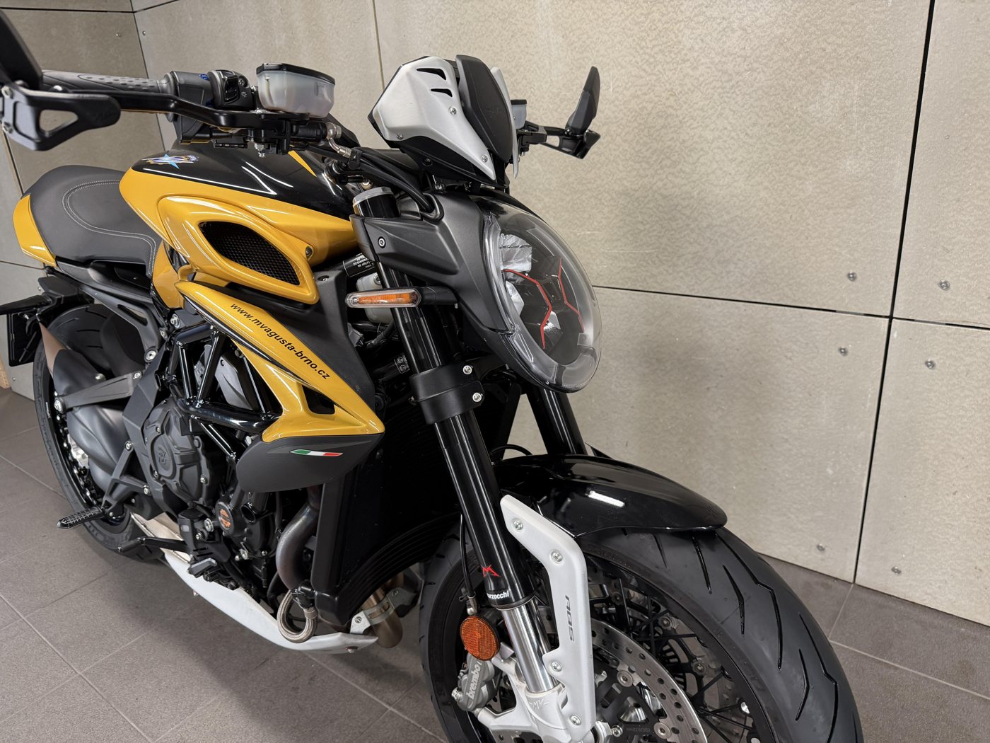 MV Agusta Dragster 800 RR SCS — fotografie 4