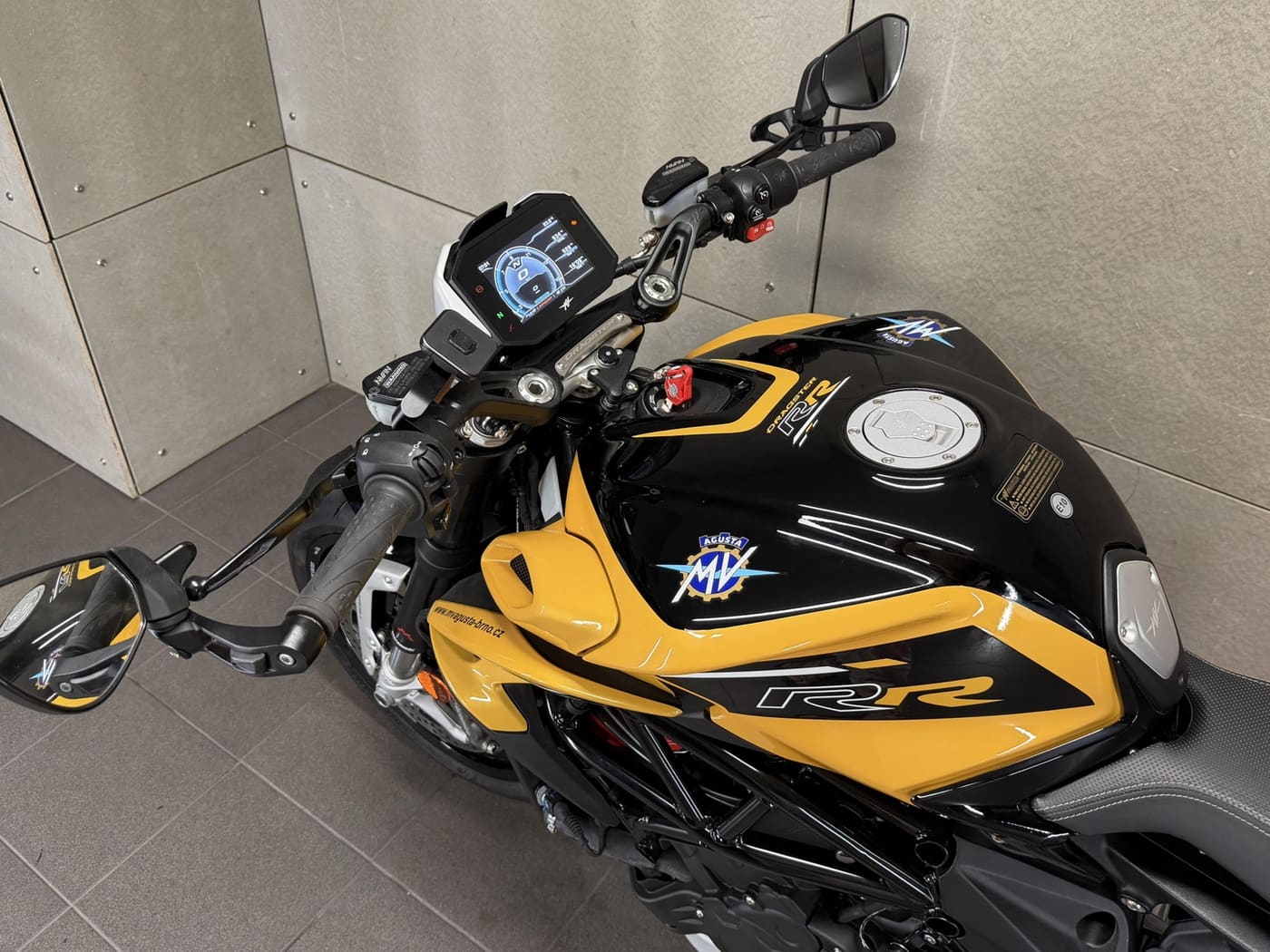 MV Agusta Dragster 800 RR SCS — fotografie 10