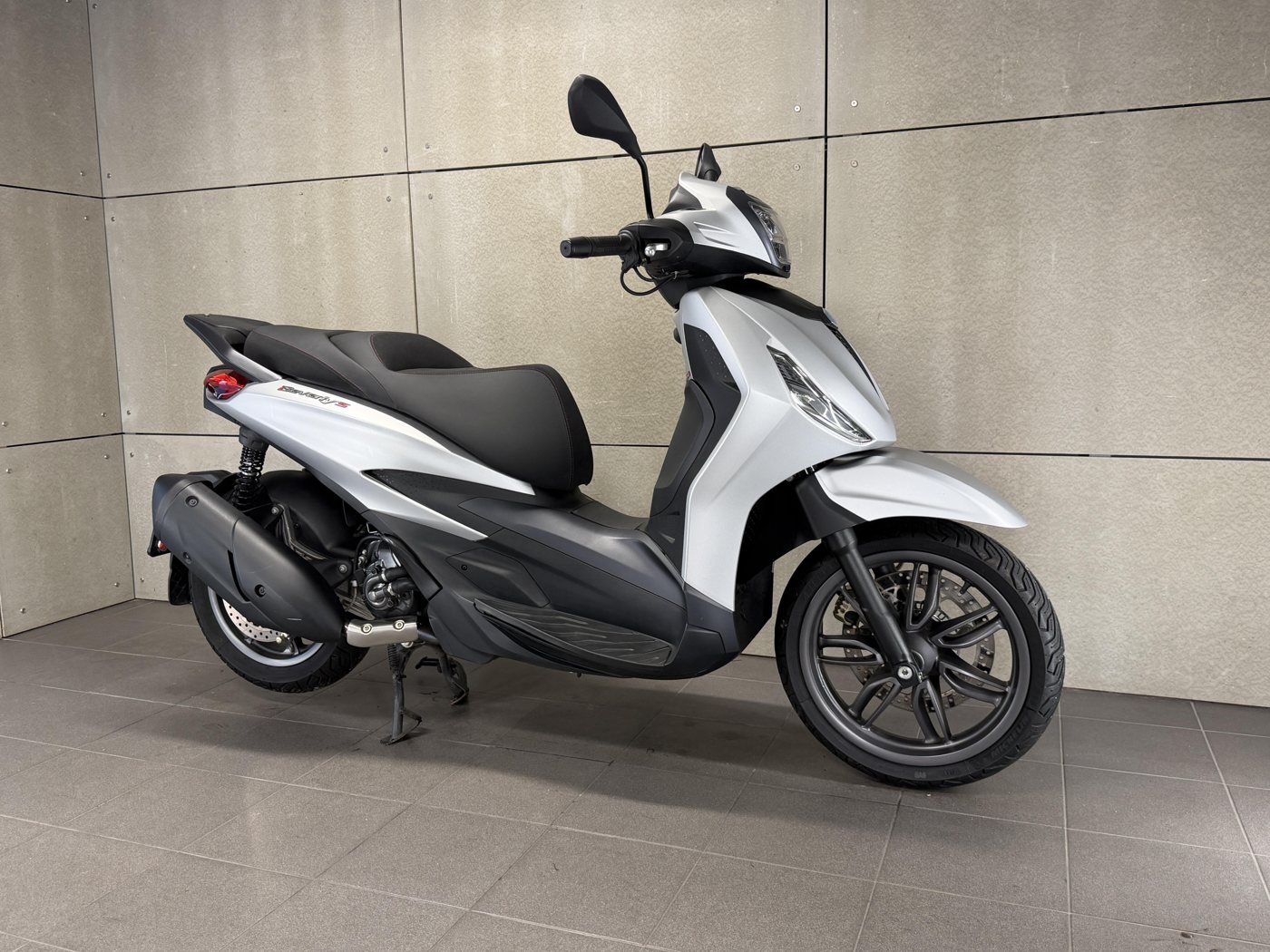 Piaggio Beverly 300 S HPE — fotografie 2