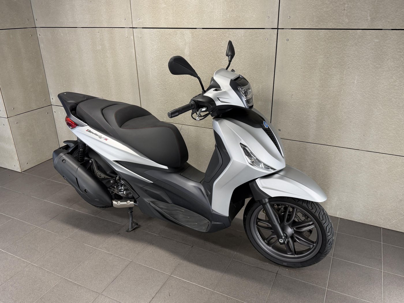 Piaggio Beverly 300 S HPE — fotografie 3