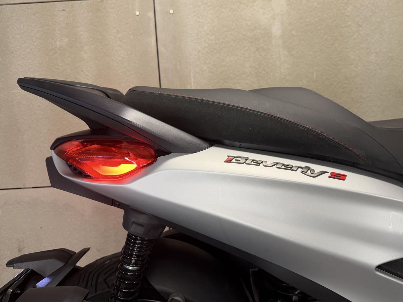 Piaggio Beverly 300 S HPE — fotografie 6