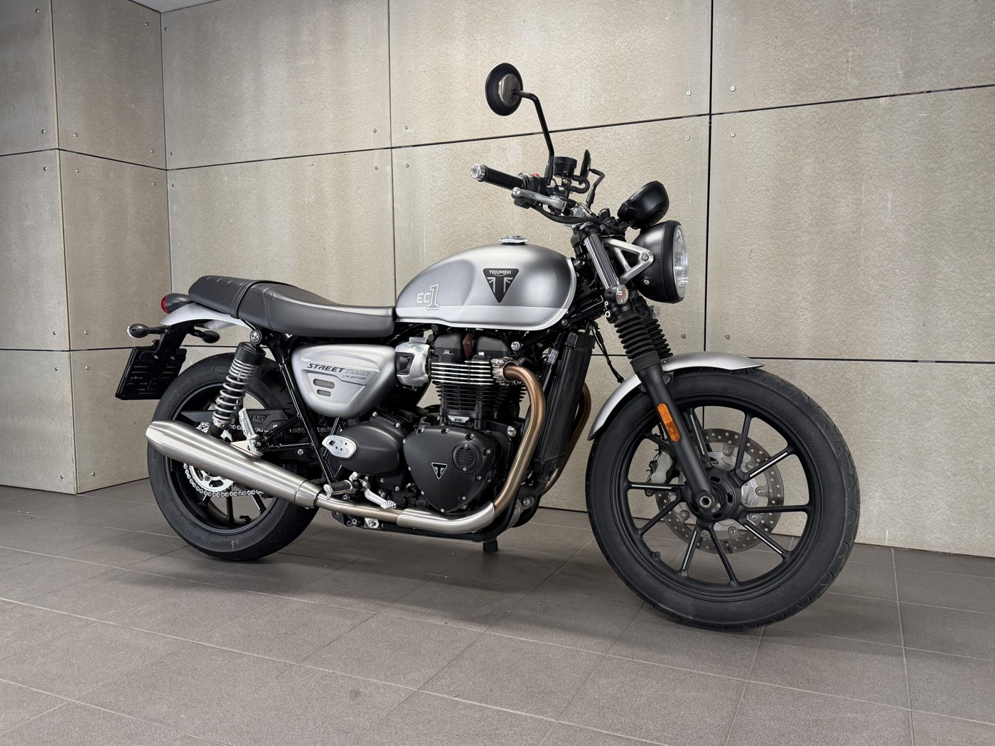 Triumph Street Twin 900 EC1 Ltd. Edition — fotografie 2