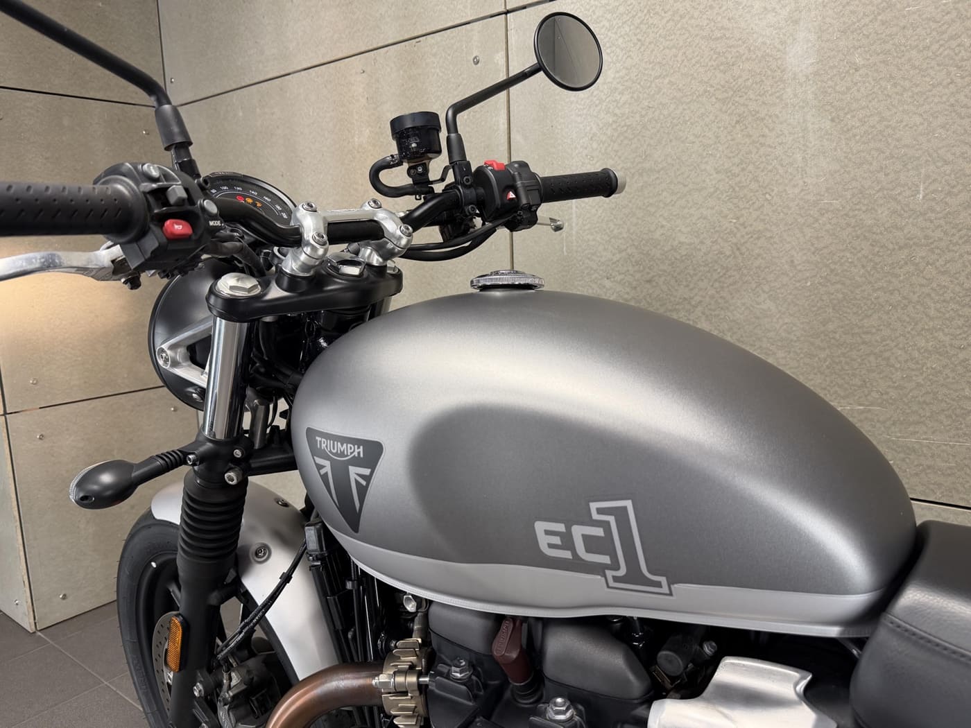 Triumph Street Twin 900 EC1 Ltd. Edition — fotografie 9